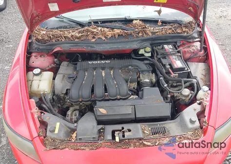 2005 Volvo S40 2.4I from USA, damaged, VIN YV1MS382152091398